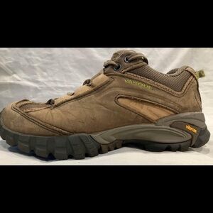 Vasque Women’s size 6.5 Tan Hiking Shoes/boots
